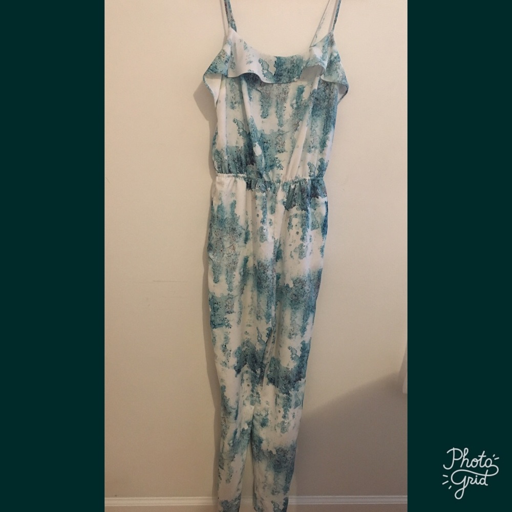Beautiful Jumpsuit. - Picture 4 of 8